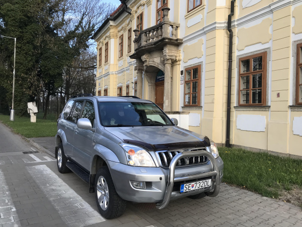 Toyota Land Cruiser 120 1