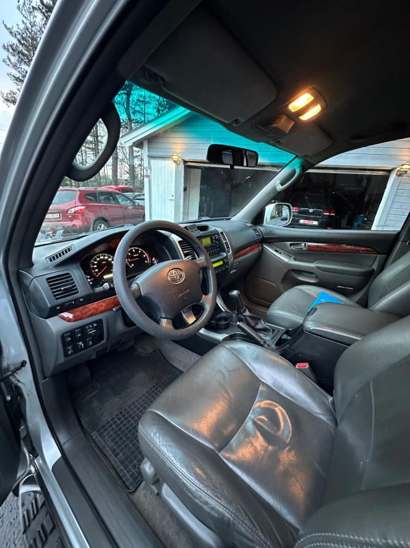Toyota Land Cruiser 120 3