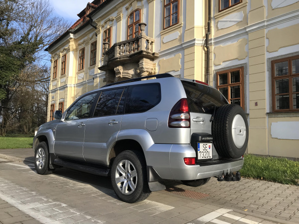Toyota Land Cruiser 120 2